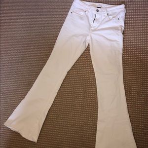 White Bell bottom American Eagle Jeans